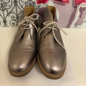 Hush Puppies Champagne Metallic Leather Chukka Boots - Women's Size 7